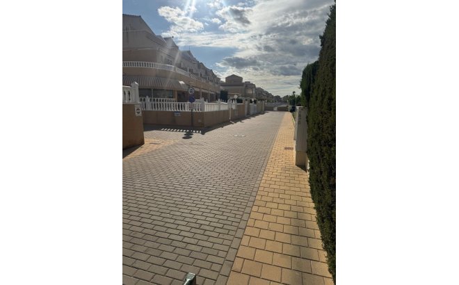 Resale - Dúplex -
Torrevieja - Torreblanca