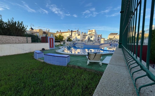 Resale - Semi Detached -
Torrevieja - Carrefour