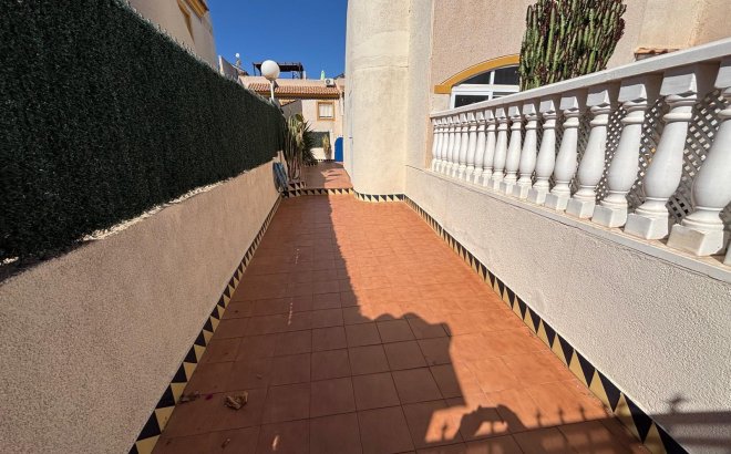 Resale - Bungalow -
Torrevieja