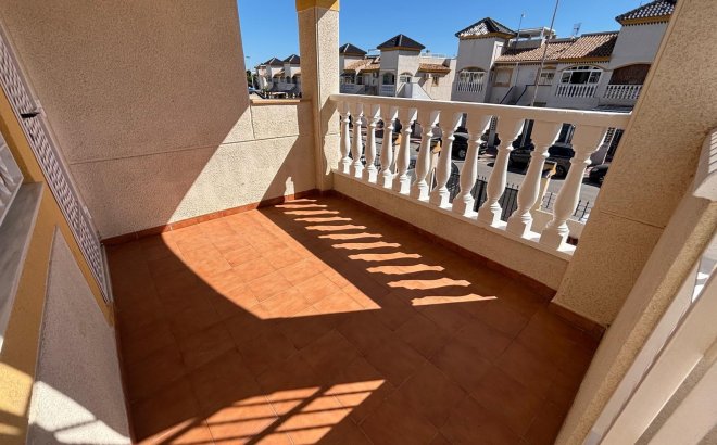 Resale - Bungalow -
Torrevieja