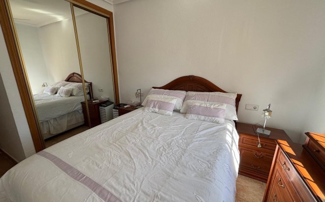 Resale - Bungalow -
Torrevieja