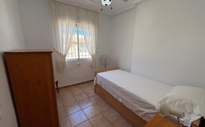 Resale - Bungalow -
Torrevieja