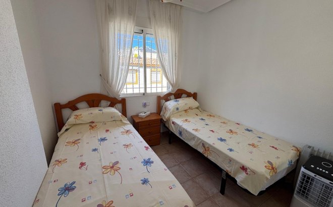 Resale - Bungalow -
Torrevieja