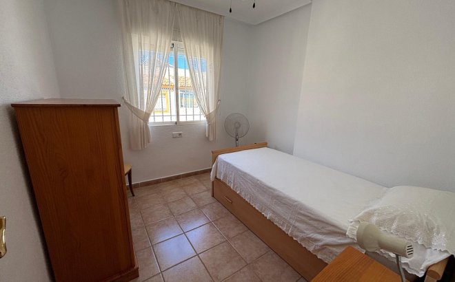Resale - Bungalow -
Torrevieja