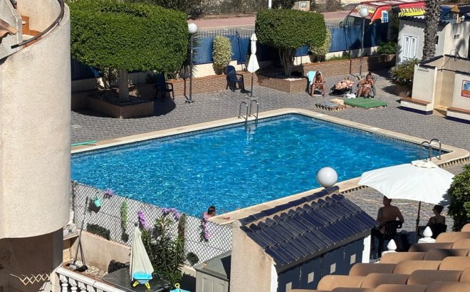 Resale - Bungalow -
Torrevieja