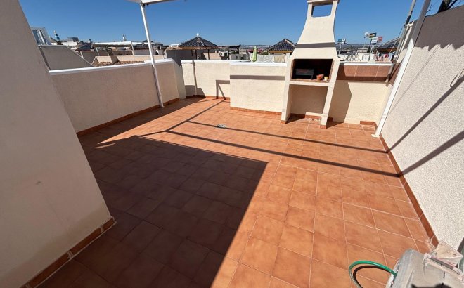Resale - Bungalow -
Torrevieja