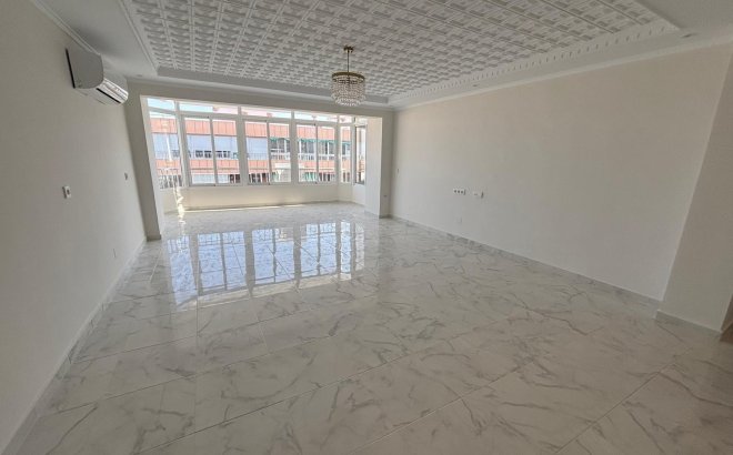 Resale - Penthouse -
Torrevieja - Acequion