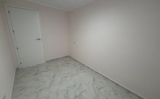 Resale - Penthouse -
Torrevieja - Acequion