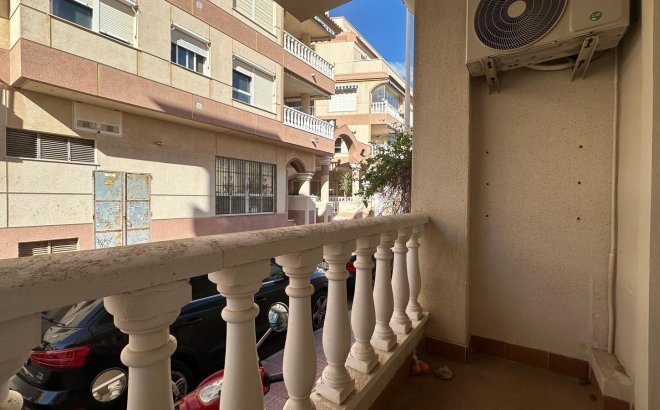 Revente - Appartement -
Torrevieja - La Mata Pueblo