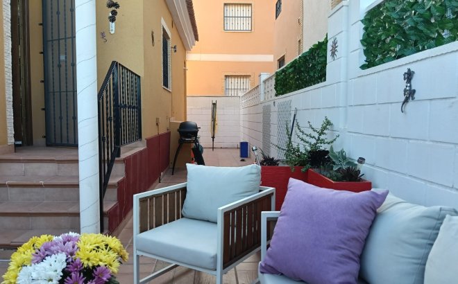 Resale - Villa -
Los Montesinos - Costa Blanca