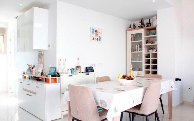 Resale - Villa -
San Miguel de Salinas - Inland