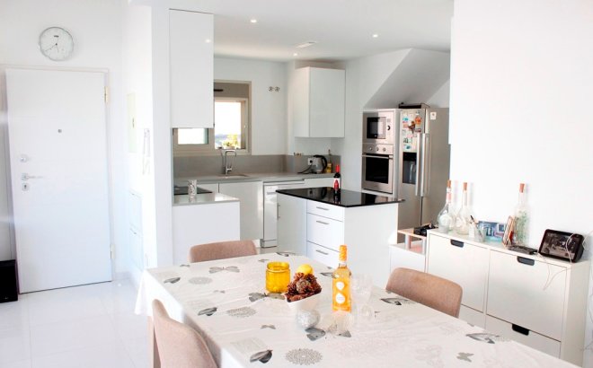 Resale - Villa -
San Miguel de Salinas - Inland