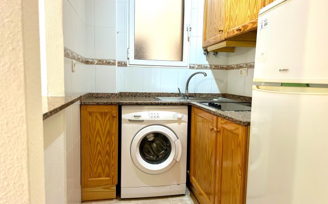 Herverkoop - Appartement -
Torrevieja - Estacion De Autobuses