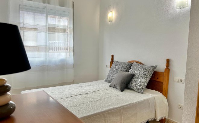 Herverkoop - Appartement -
Torrevieja - Estacion De Autobuses