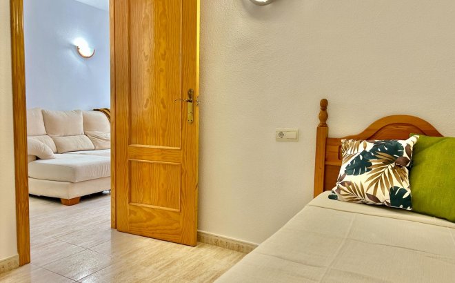 Herverkoop - Appartement -
Torrevieja - Estacion De Autobuses