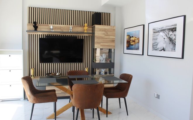 Resale - Villa -
Orihuela Costa - Costa Blanca