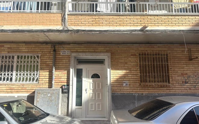 Revente - Appartement -
Torrevieja - Estacion De Autobuses