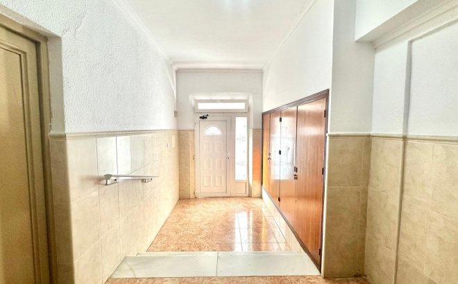 Revente - Appartement -
Torrevieja - Estacion De Autobuses