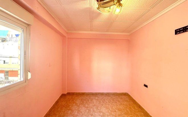 Revente - Appartement -
Torrevieja - Estacion De Autobuses