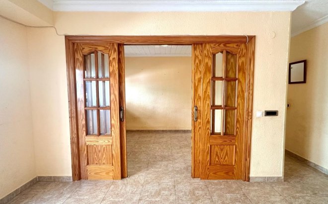 Revente - Appartement -
Torrevieja - Estacion De Autobuses