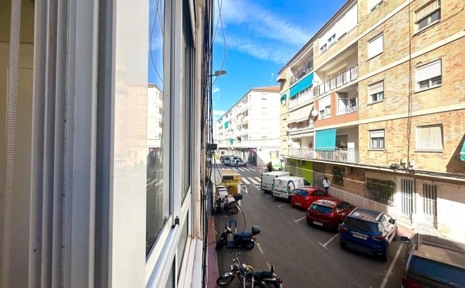 Revente - Appartement -
Torrevieja - Estacion De Autobuses