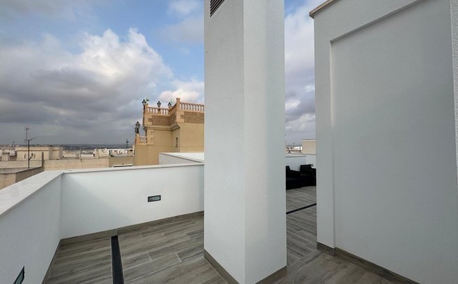 Herverkoop - Appartement -
Torrevieja - Centro