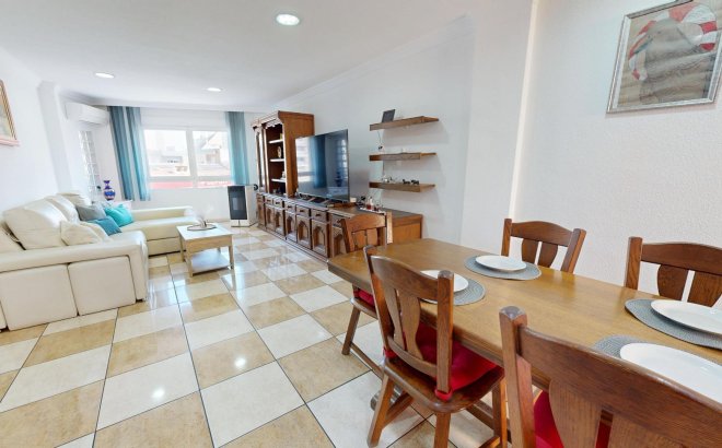 Resale - Apartment -
Torrevieja - Puerto Deportivo Marina Salinas