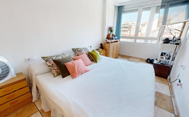 Resale - Apartment -
Torrevieja - Puerto Deportivo Marina Salinas