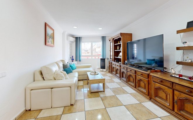 Resale - Apartment -
Torrevieja - Puerto Deportivo Marina Salinas