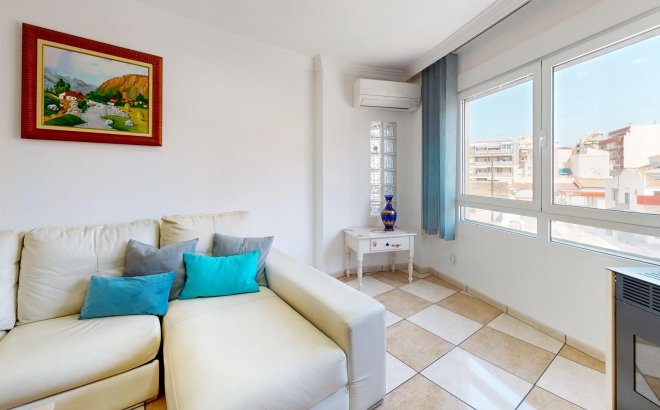 Resale - Apartment -
Torrevieja - Puerto Deportivo Marina Salinas