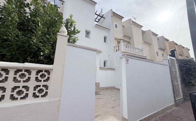 Revente - Town House -
Torrevieja - Costa Blanca