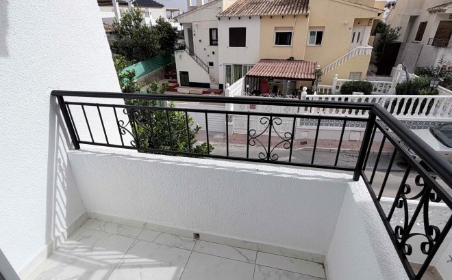 Revente - Town House -
Torrevieja - Costa Blanca