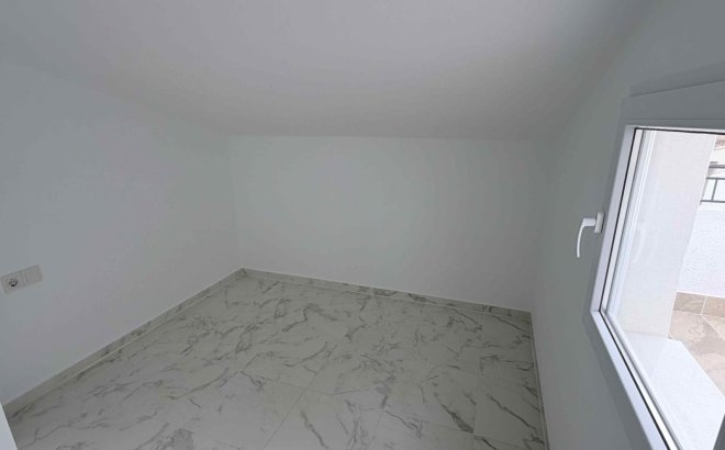 Revente - Town House -
Torrevieja - Costa Blanca