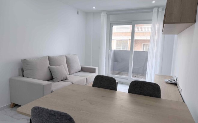 Resale - Apartment -
Torrevieja - Costa Blanca