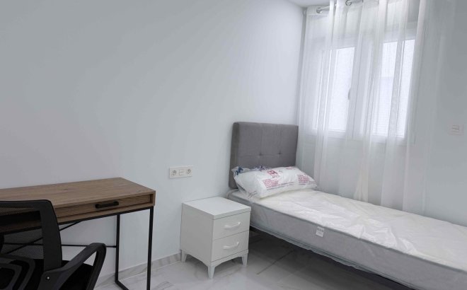 Resale - Apartment -
Torrevieja - Costa Blanca