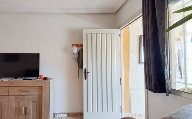 Resale - Apartment -
Torrevieja - Parque Acuático - Sector 25