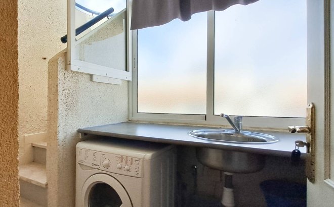 Resale - Apartment -
Torrevieja - Parque Acuático - Sector 25