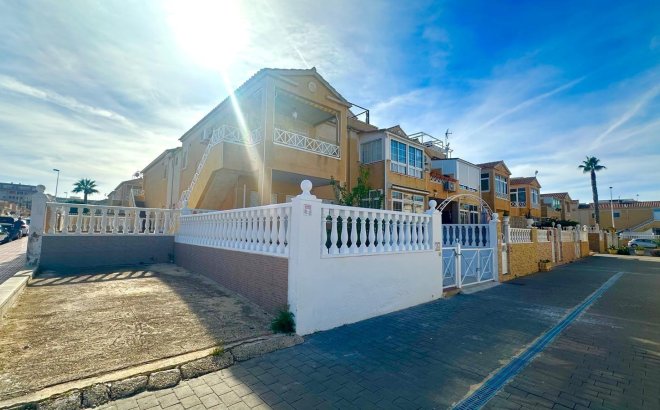 Resale - Bungalow -
Torrevieja - Playa de los Locos
