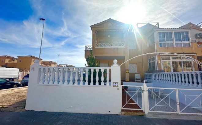 Resale - Bungalow -
Torrevieja - Playa de los Locos