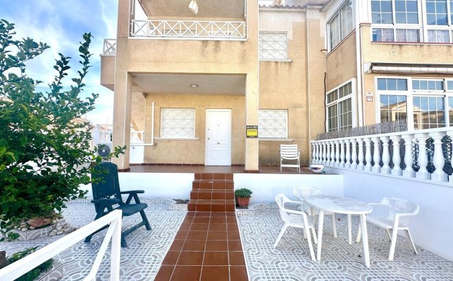 Resale - Bungalow -
Torrevieja - Playa de los Locos