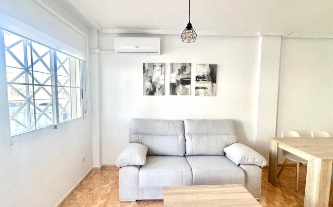 Resale - Bungalow -
Torrevieja - Playa de los Locos