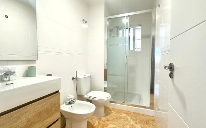 Resale - Bungalow -
Torrevieja - Playa de los Locos