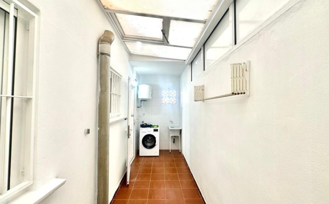 Resale - Bungalow -
Torrevieja - Playa de los Locos