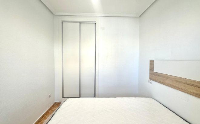 Resale - Bungalow -
Torrevieja - Playa de los Locos