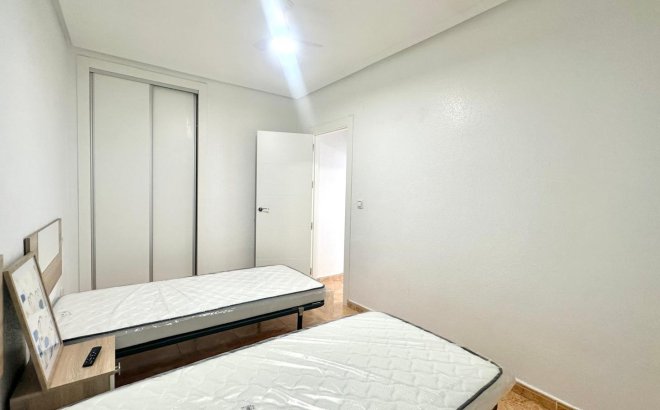 Resale - Bungalow -
Torrevieja - Playa de los Locos