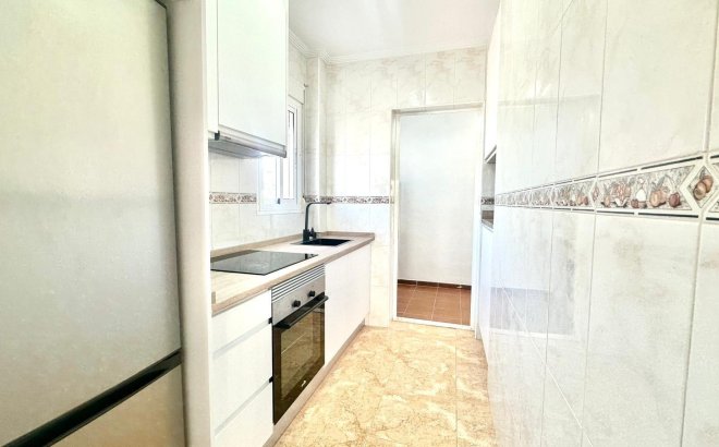 Resale - Bungalow -
Torrevieja - Playa de los Locos