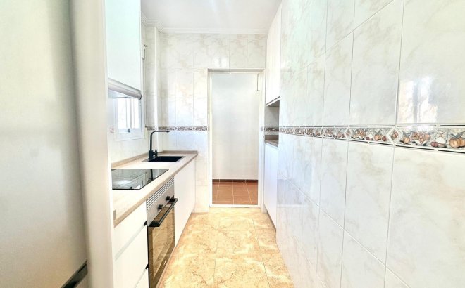 Resale - Bungalow -
Torrevieja - Playa de los Locos