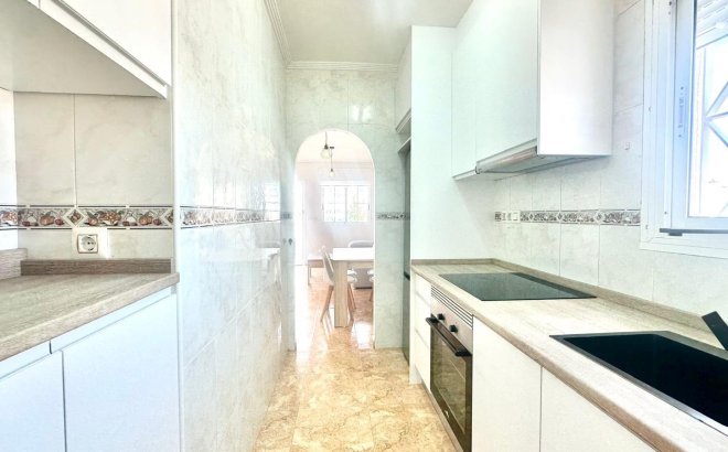 Resale - Bungalow -
Torrevieja - Playa de los Locos