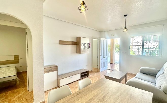 Resale - Bungalow -
Torrevieja - Playa de los Locos