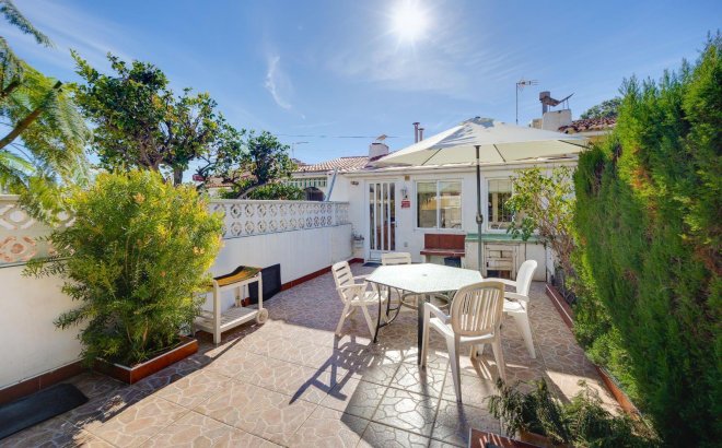 Resale - Villa -
Torrevieja - Calas Blanca